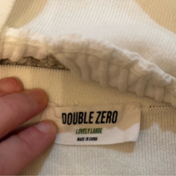 Double Zero size large ivory crop v tank in excellent like-new condition - Picture 5 of 8